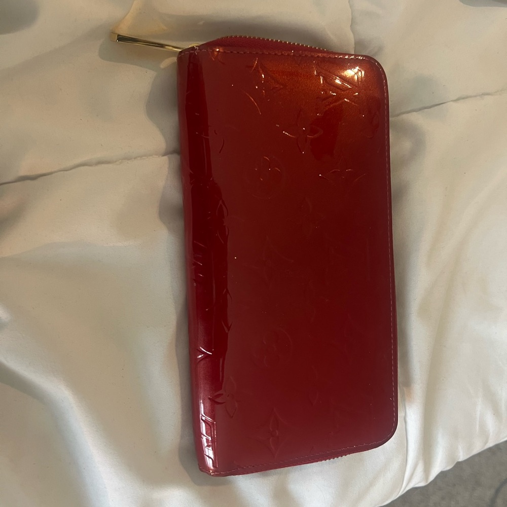 Authentic Red Louis Vuitton wallet. Great used condition. - Picture 2 of 15